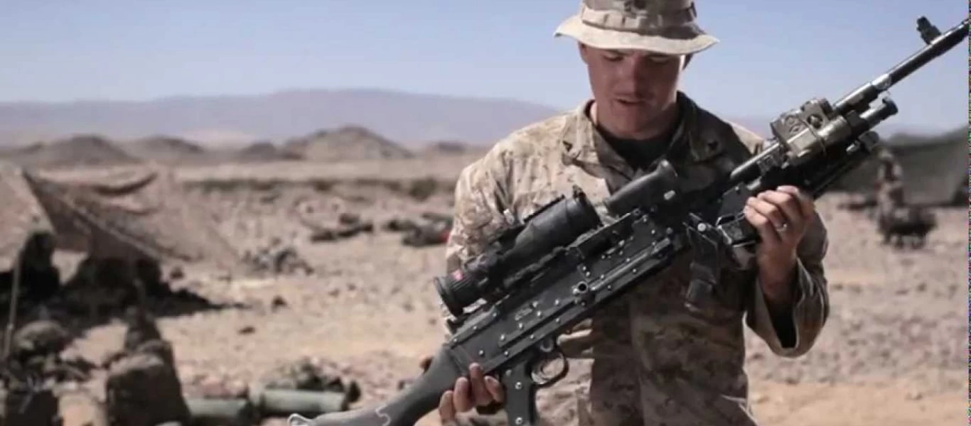 Μ2, Μ249, Μκ19 και Μ4 - Αυτά είναι τα όπλα των Αμερικανών πεζοναυτών (βίντεο)